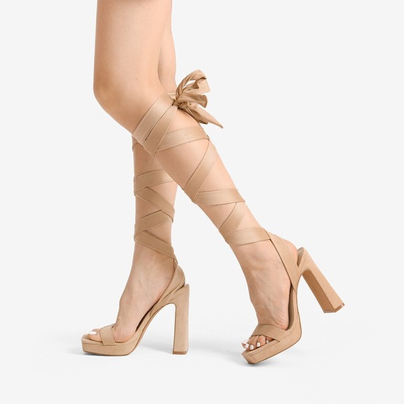 DREAM PAIRS size 7.5 Chunky High Heel Strappy Platform Sandals nude suede NWOB - Picture 1 of 12
